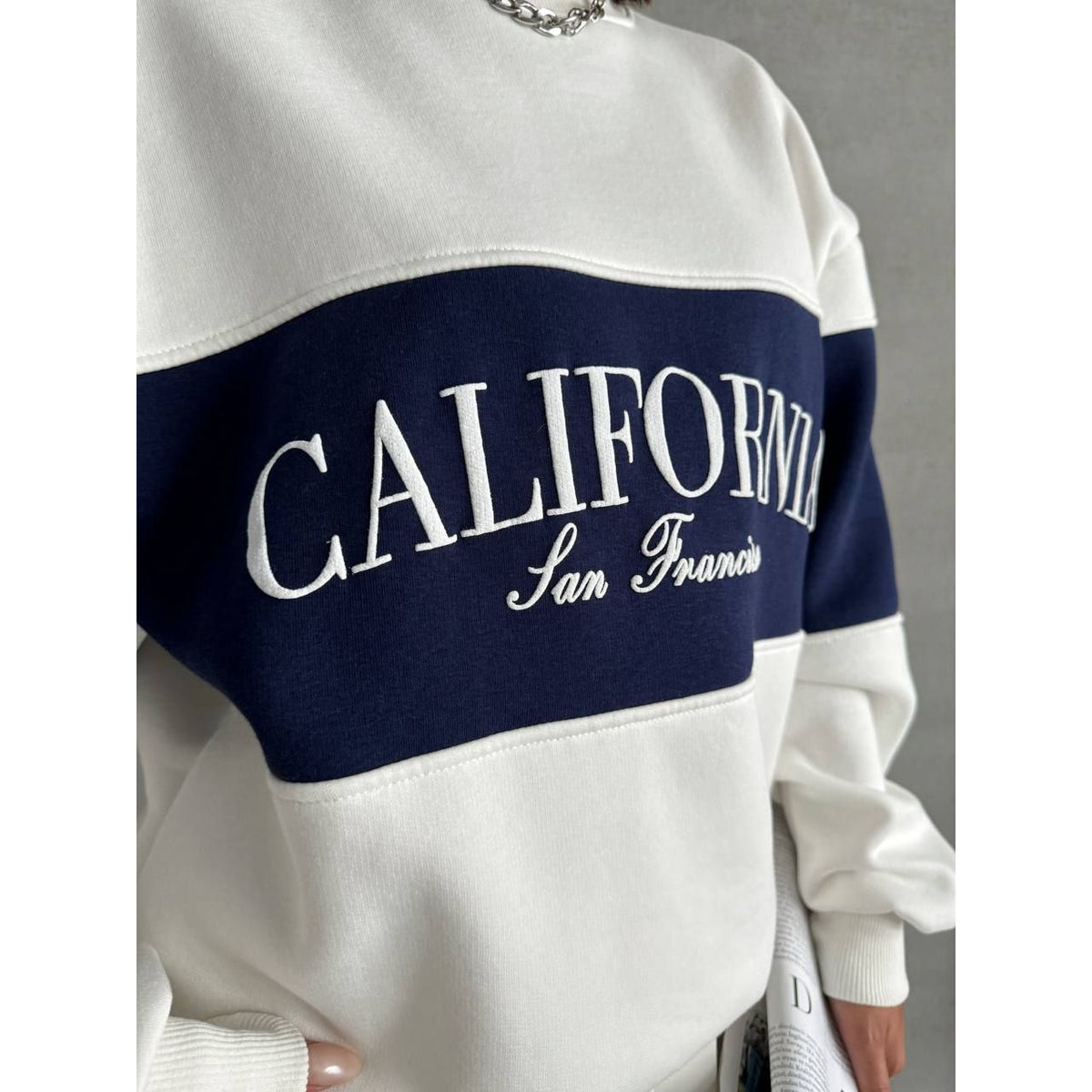 Sweatshirt with 'California San Francisco' text on a gray background